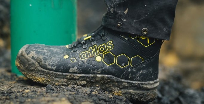 Buty Atlas: Niezwykła Wytrzymałość z Technologią EXTRAGUARD Upper